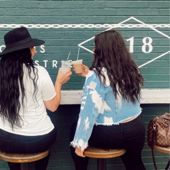 Cropped bleached jean jacket - Picture 4 of 4